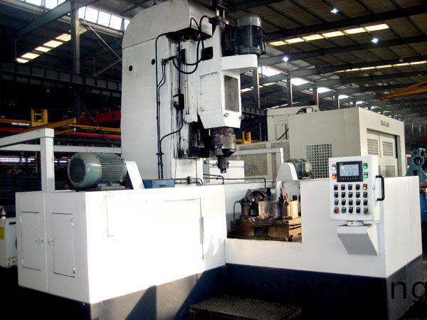 減(jian)殼三麵鏜車機牀(chuang)